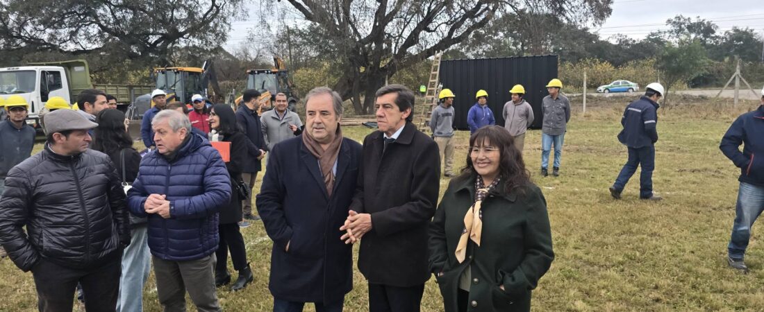 Inicio a la obra de viviendas para trabajadores de la Legislatura
