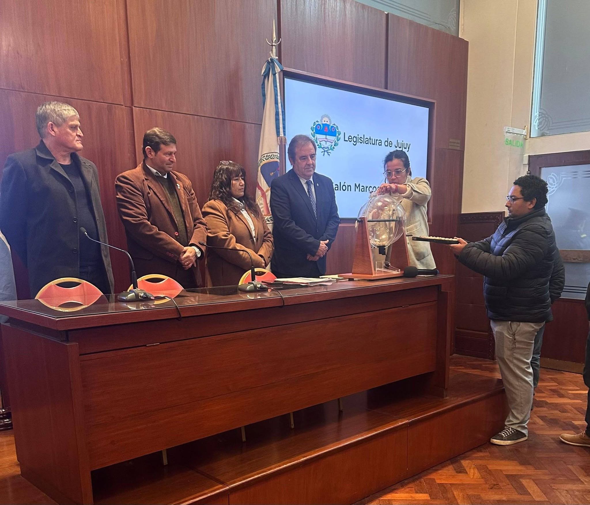 Programa de 128 Viviendas, en el marco del convenio celebrado entre el IVUJ, la Legislatura de Jujuy y APL Jujuy.